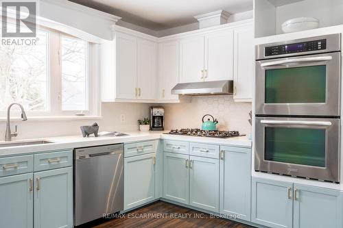 5486 Randolph Crescent, Burlington, ON - Indoor Photo Showing Kitchen With Stainless Steel Kitchen