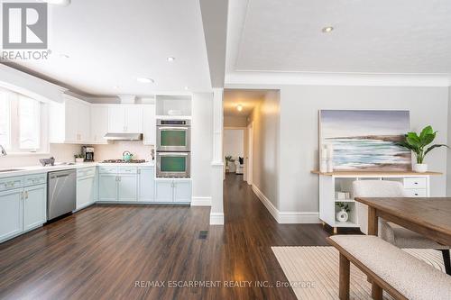 5486 Randolph Crescent, Burlington, ON - Indoor Photo Showing Kitchen