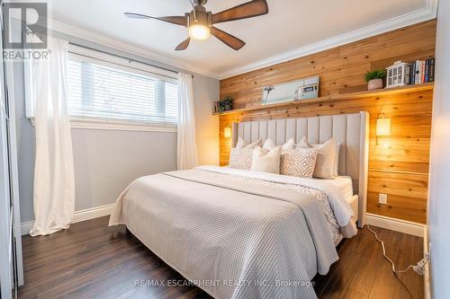 5486 Randolph Crescent, Burlington, ON - Indoor Photo Showing Bedroom