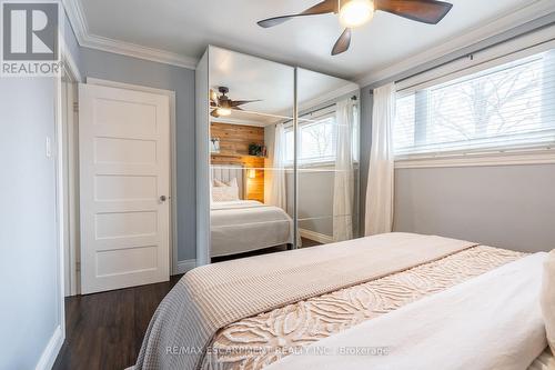 5486 Randolph Crescent, Burlington, ON - Indoor Photo Showing Bedroom