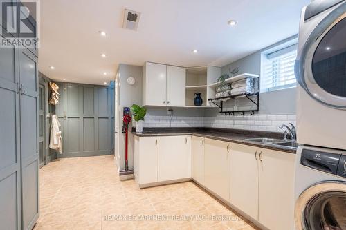 5486 Randolph Crescent, Burlington, ON - Indoor Photo Showing Laundry Room