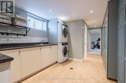 5486 Randolph Crescent, Burlington, ON - Indoor Photo Showing Laundry Room