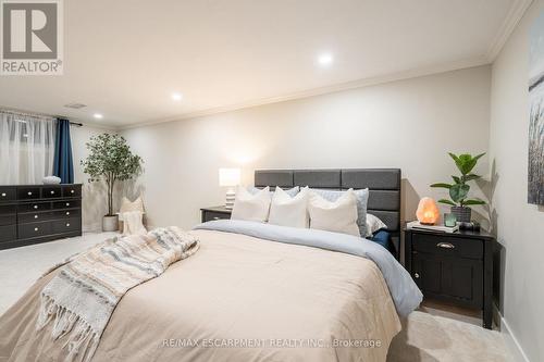 5486 Randolph Crescent, Burlington, ON - Indoor Photo Showing Bedroom