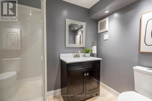 5486 Randolph Crescent, Burlington, ON - Indoor Photo Showing Bathroom