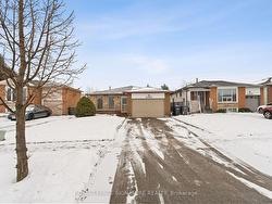 3385 Monica Drive  Mississauga, ON L4T 3E6