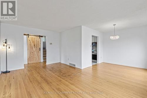 1 Glendee Court, Hamilton, ON - Indoor Photo Showing Other Room