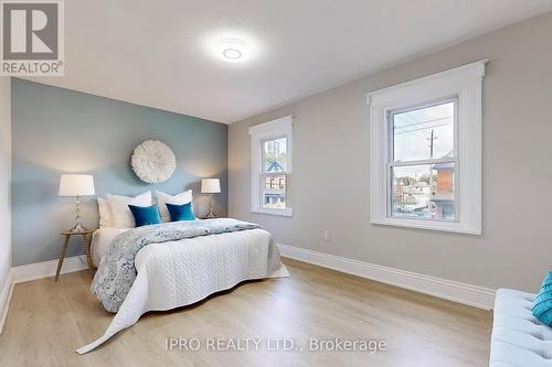 521 Hughson Street N, Hamilton, ON - Indoor Photo Showing Bedroom