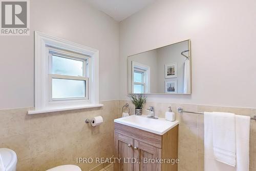 521 Hughson Street N, Hamilton, ON - Indoor Photo Showing Bathroom