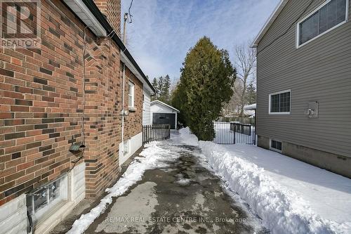 1077 Clearview Avenue, Burlington, ON - Outdoor With Exterior