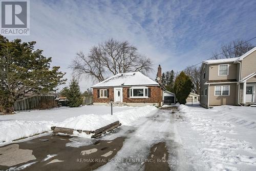 1077 Clearview Avenue, Burlington, ON - Outdoor With Facade