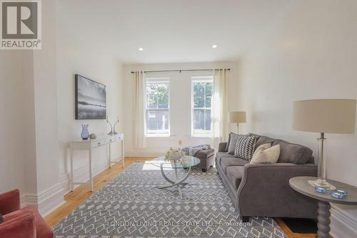 40 Askin Street, London, ON - Indoor Photo Showing Living Room