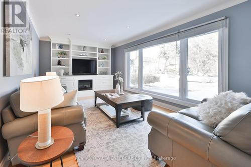 1472 Myron Drive, Mississauga, ON - Indoor Photo Showing Living Room With Fireplace