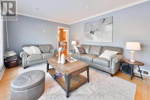 1472 Myron Drive, Mississauga, ON - Indoor Photo Showing Living Room