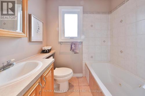 1472 Myron Drive, Mississauga, ON - Indoor Photo Showing Bathroom