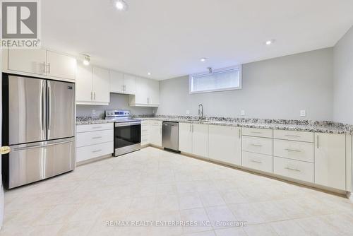 1472 Myron Drive, Mississauga, ON - Indoor Photo Showing Kitchen