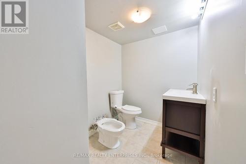 1472 Myron Drive, Mississauga, ON - Indoor Photo Showing Bathroom