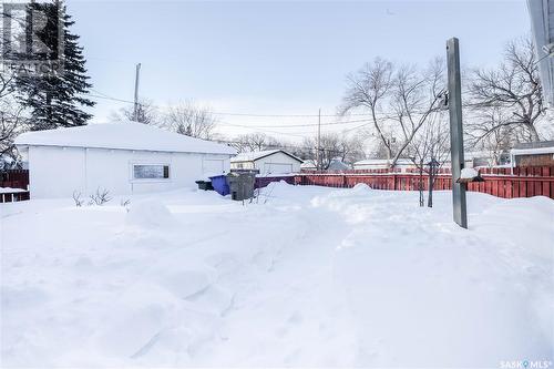 1332 Queen Street, Regina, SK - Outdoor