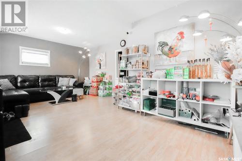 1332 Queen Street, Regina, SK - Indoor