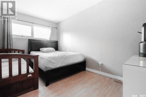 1332 Queen Street, Regina, SK - Indoor Photo Showing Bedroom