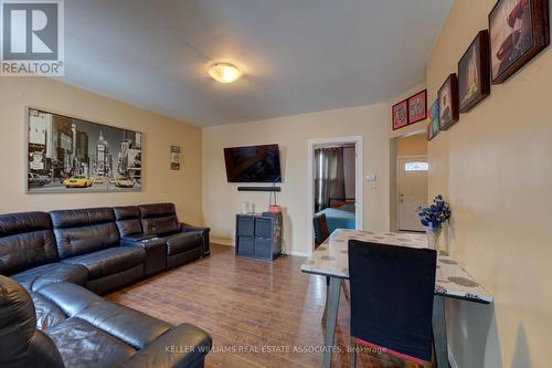 21 Mayflower Avenue, Hamilton, ON - Indoor Photo Showing Living Room