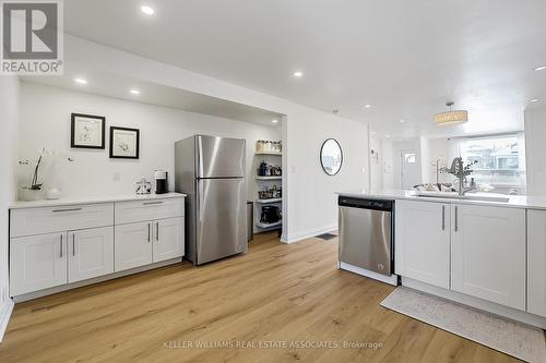 29 Newlands Avenue, Hamilton, ON - Indoor Photo Showing Kitchen