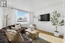 29 Newlands Avenue, Hamilton, ON  - Indoor Photo Showing Living Room 