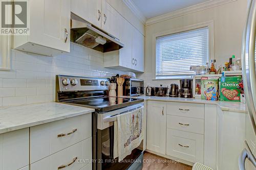 311 Wedgewood Drive, London, ON - Indoor Photo Showing Kitchen