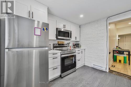 97 Garfield Avenue S, Hamilton, ON - Indoor Photo Showing Kitchen