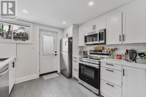 97 Garfield Avenue S, Hamilton, ON - Indoor Photo Showing Kitchen