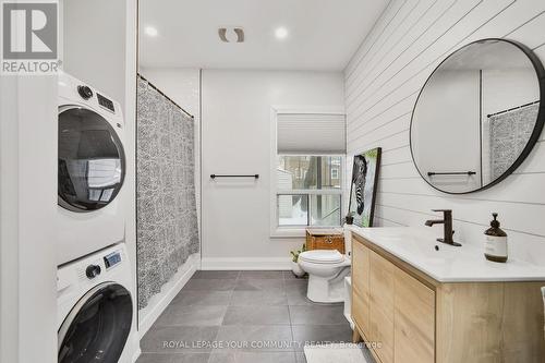 97 Garfield Avenue S, Hamilton, ON - Indoor Photo Showing Laundry Room