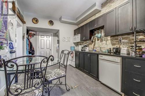 97 Garfield Avenue S, Hamilton, ON - Indoor Photo Showing Kitchen