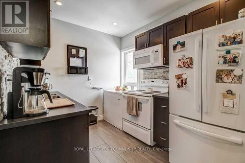 97 Garfield Avenue S, Hamilton, ON - Indoor Photo Showing Kitchen