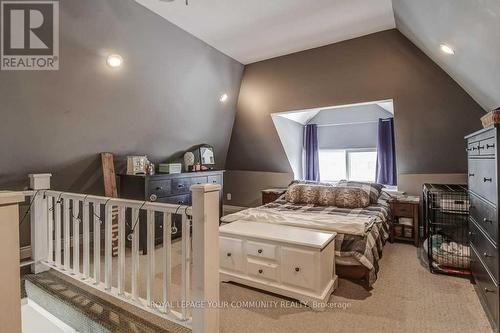 97 Garfield Avenue S, Hamilton, ON - Indoor Photo Showing Bedroom