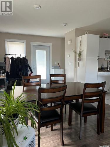 833 & 835 5Th Street E, Prince Albert, SK - Indoor Photo Showing Dining Room