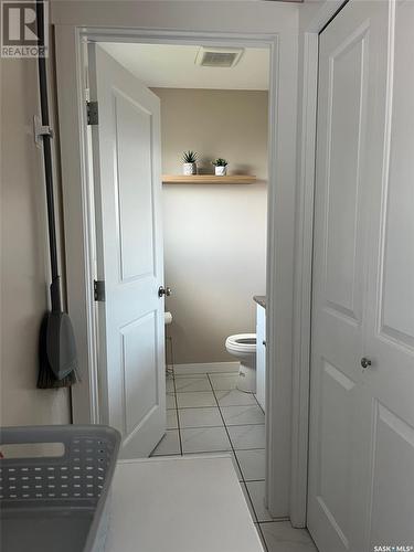 833 & 835 5Th Street E, Prince Albert, SK - Indoor