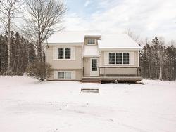 212 Renfrew Road  Enfield, NS B2T 1H8