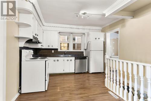 434 Forget Street, Regina, SK - Indoor Photo Showing Kitchen