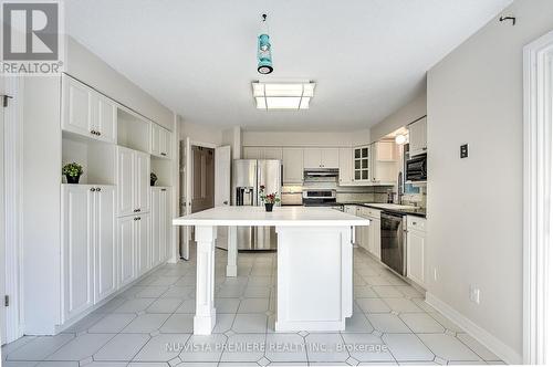 499 Rosecliffe Terrace, London, ON - Indoor Photo Showing Kitchen