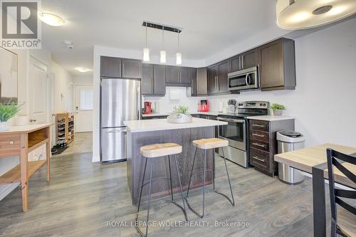 55 Meadowridge Street, Kitchener, ON - Indoor Photo Showing Kitchen With Upgraded Kitchen