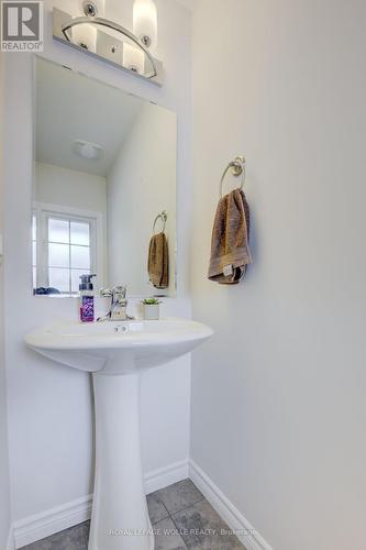 55 Meadowridge Street, Kitchener, ON - Indoor Photo Showing Bathroom