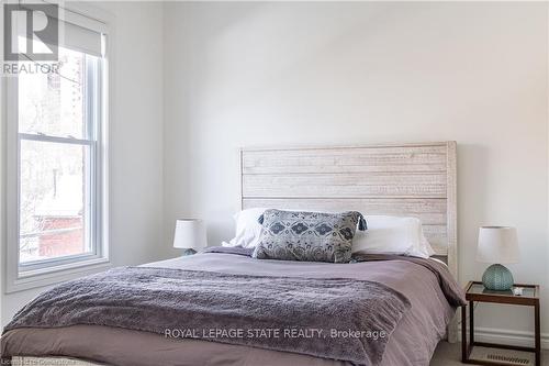 119 Ray Street S, Hamilton, ON - Indoor Photo Showing Bedroom