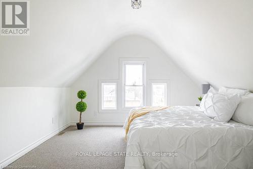 119 Ray Street S, Hamilton, ON - Indoor Photo Showing Bedroom