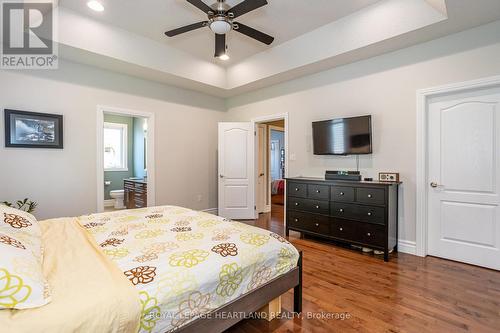 3399 Crane Avenue, London, ON - Indoor Photo Showing Bedroom