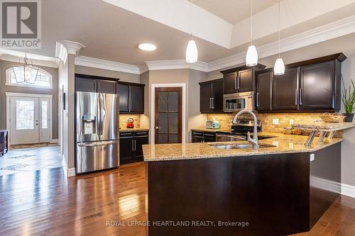 3399 Crane Avenue, London, ON - Indoor Photo Showing Kitchen With Double Sink With Upgraded Kitchen