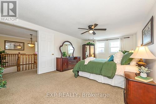 2048 Parklane Crescent, Burlington, ON - Indoor Photo Showing Bedroom