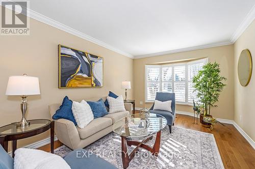 2048 Parklane Crescent, Burlington, ON - Indoor Photo Showing Living Room