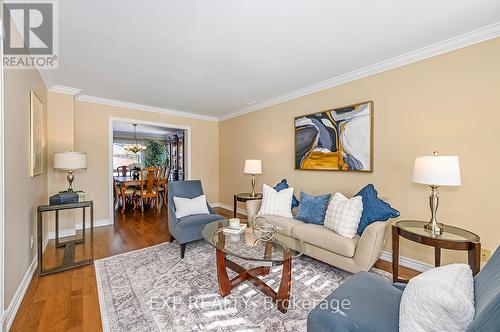 2048 Parklane Crescent, Burlington, ON - Indoor Photo Showing Living Room