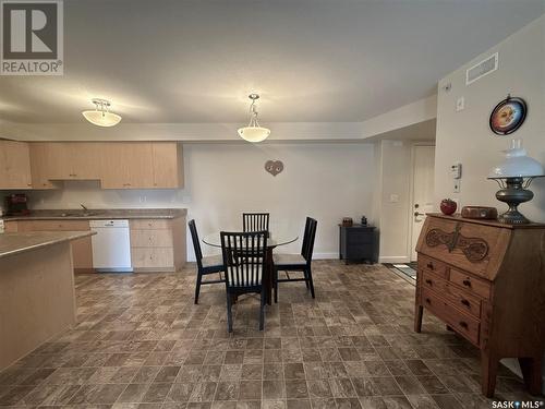 303 2341 Windsor Park Road, Regina, SK - Indoor Photo Showing Kitchen