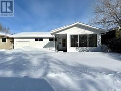 417 East PLACE  Saskatoon, SK S7J 2Y7