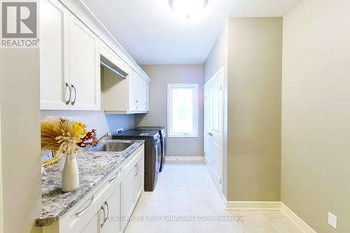 2369 Torrey Pines Way, London, ON - Indoor Photo Showing Kitchen